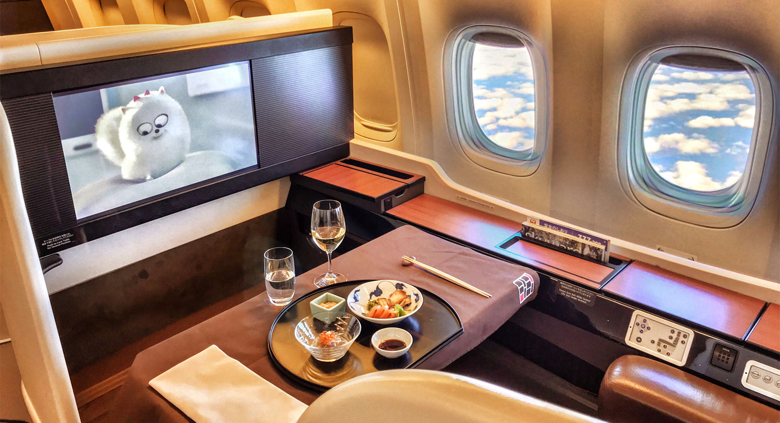 BUSINESS CLASS CABIN